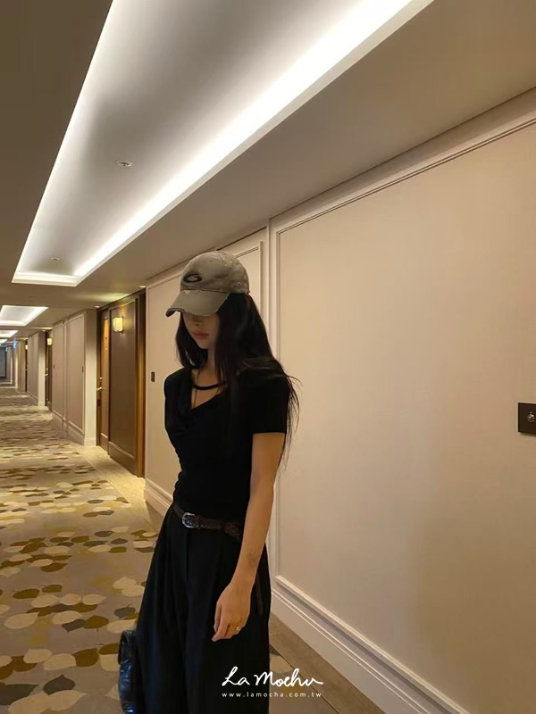 垂領線條上衣